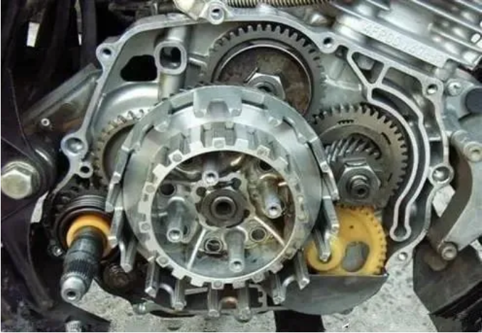 新摩托車經(jīng)常半離合多久換離合器片？（下）