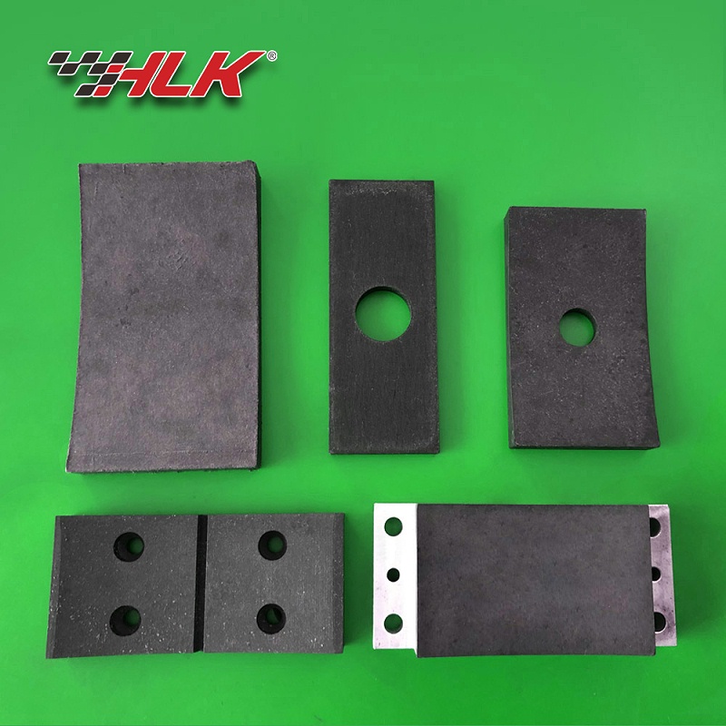 定制電梯摩擦片在選摩擦材料方面的注意事項